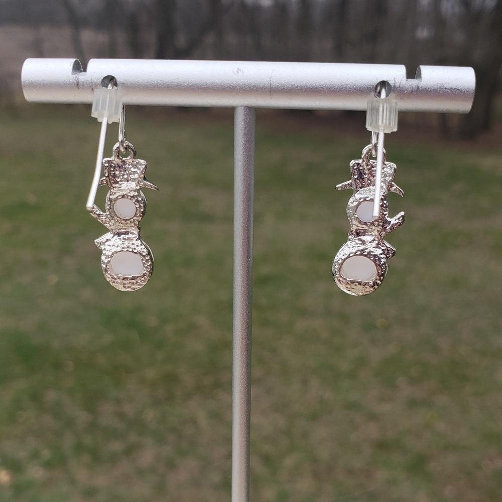 48. Elegant Snowman Pearl Earrings - Picture 3 of 7